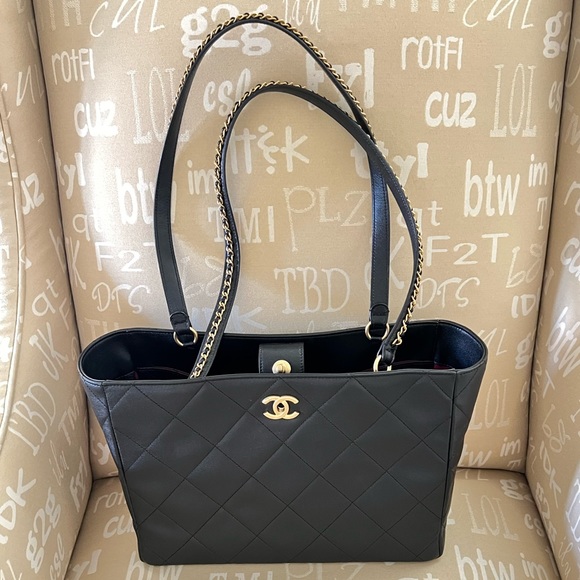 Authentic Chanel Chain Shopping Tote - Picture 6 of 13